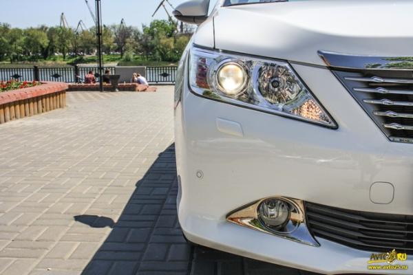 В тихом омуте: Тест-драйв Toyota Camry